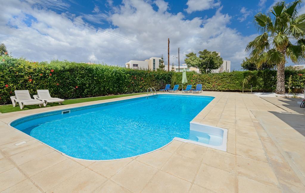 Merab Center Villas Agia Napa Zimmer foto