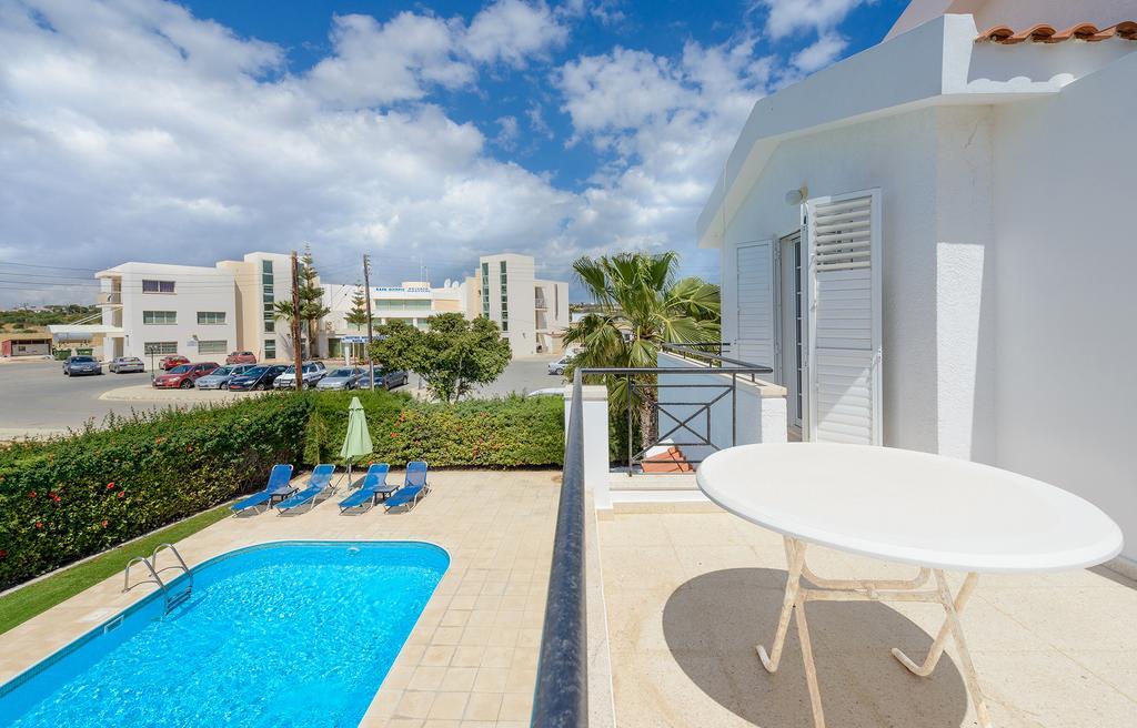 Merab Center Villas Agia Napa Zimmer foto