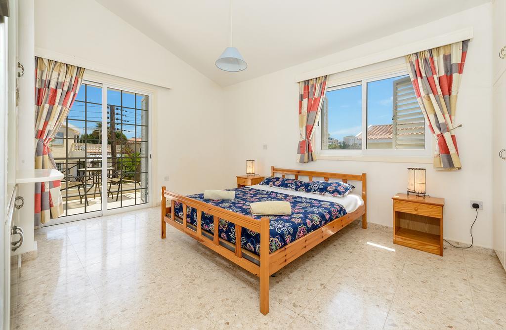 Merab Center Villas Agia Napa Zimmer foto