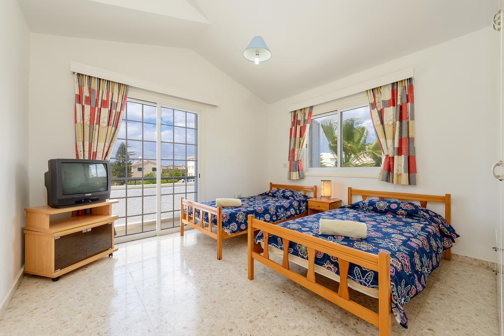 Merab Center Villas Agia Napa Zimmer foto