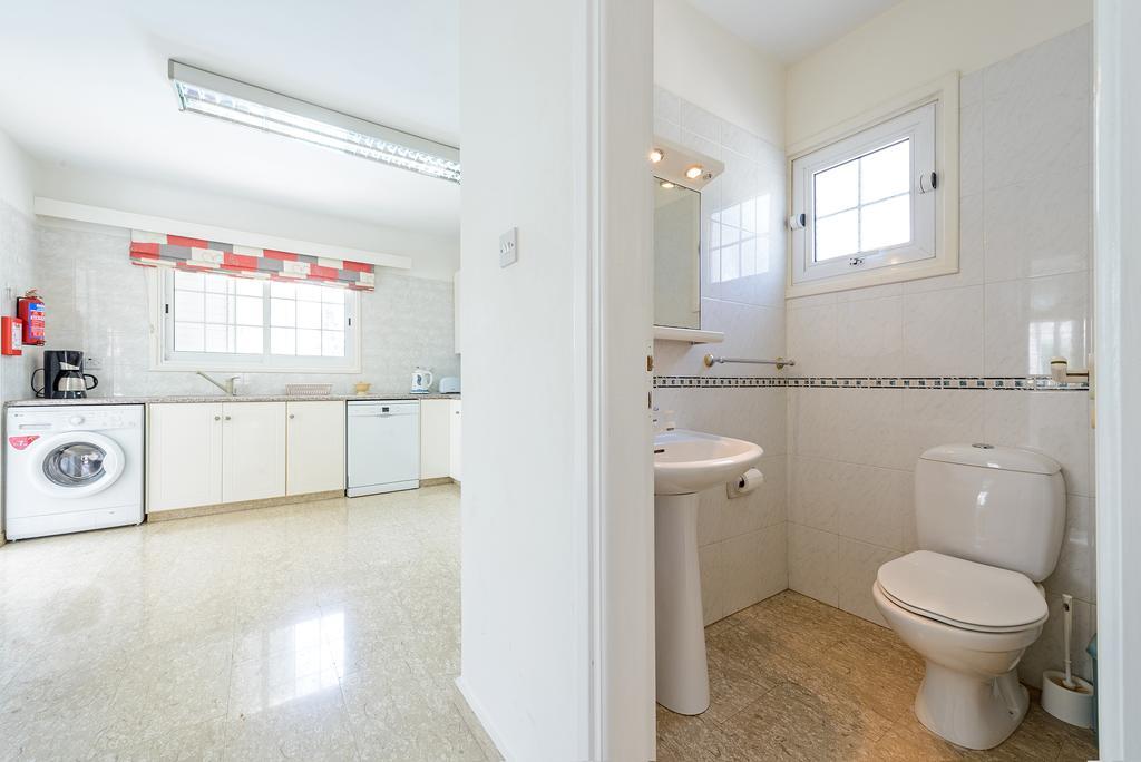 Merab Center Villas Agia Napa Zimmer foto