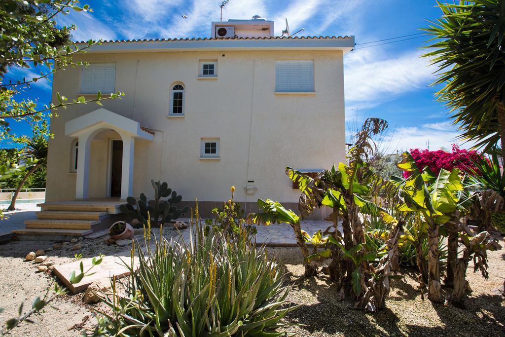 Merab Center Villas Agia Napa Exterior foto